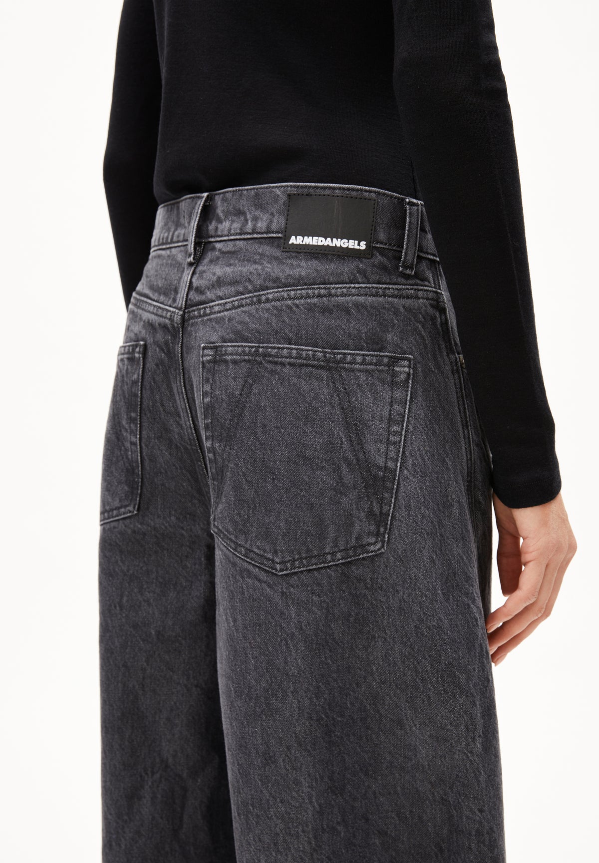 Aalthea Mid Waist Barrel Jean