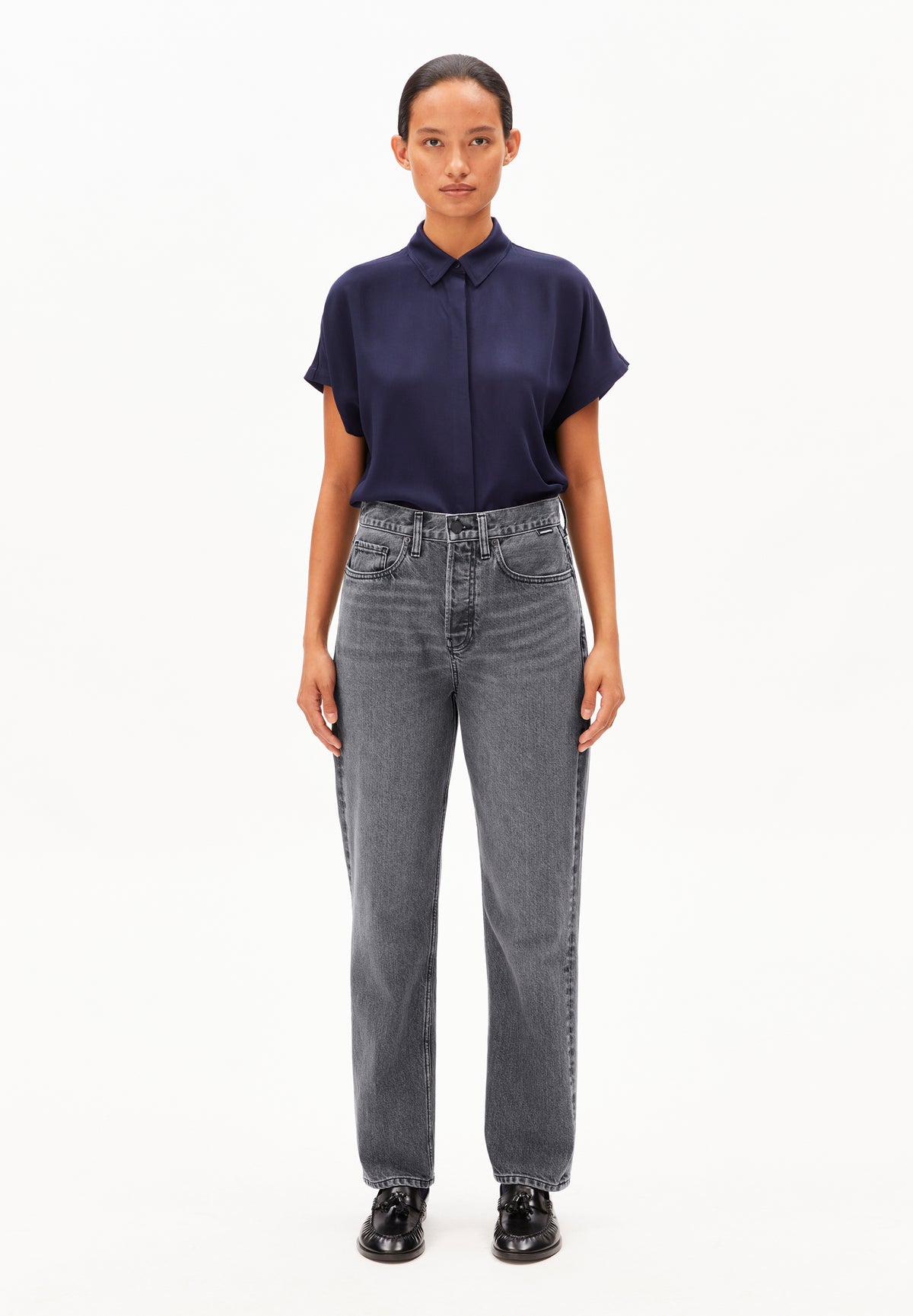 Aaikala High Straight Jean