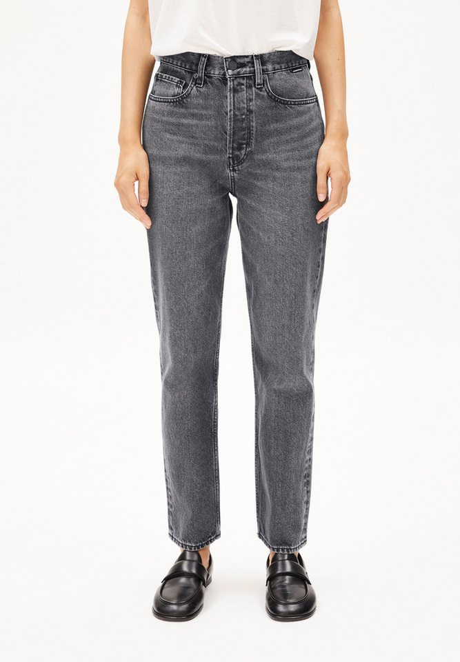 Aaikala High Straight Jean